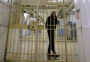 Stato francese condannato per aver messo in cella un detenuto non fumatore con detenuti fumatori
