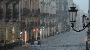 Catania, allerta meteo con doppio codice rosso: sospesa attività didattica e chiuso il cimitero