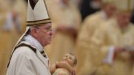 Papa Francesco in un tweet: "Preghiamo per i cristiani che sono perseguitati"