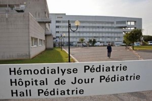 Francia, nuova epidemia E. coli fa scattare l'allarme in tutta Europa: 7 bambini in ospedale