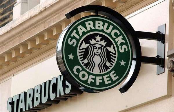 Regno Unito: da Starbucks al via un progetto pilota contro lo spreco di carta e rifiuti