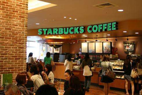 Starbucks ritira panini prima colazione per contaminazione da batterio "Listeria"