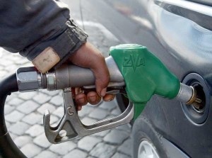 Olanda, rivoluzione ambientale: governo propone addio alle auto a benzina dal 2025