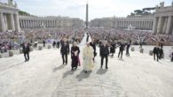 Papa Francesco sul tema migranti bacchetta l'Ue: "Cacciare via i profughi è un'aggressione"