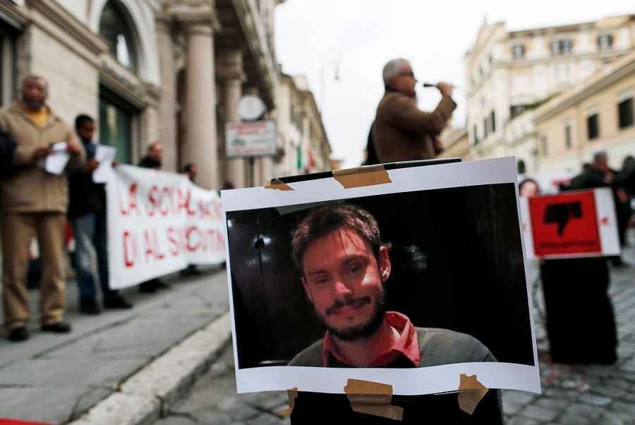 Caso Regeni, la madre all'Ue: "Dal governo il vuoto da aprile". Renzi: "Sia fatta luce"