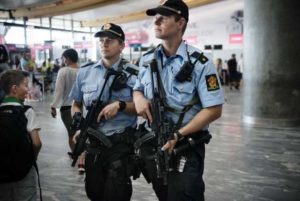 Arrestato un italiano in Norvegia all'Aeroporto di Stavange, accusato di pedopornografia