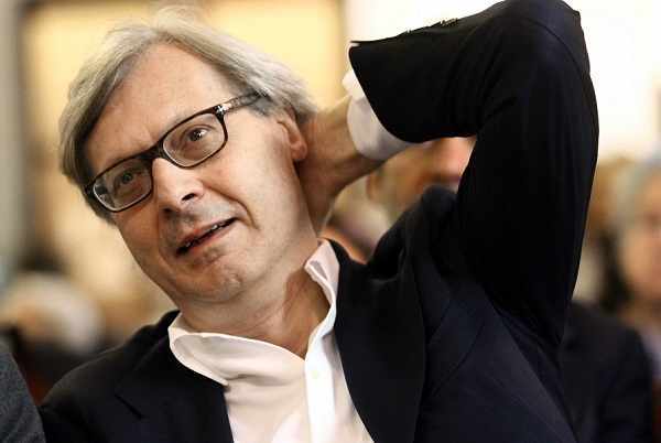 Vittorio Sgarbi dimesso dall'ospedale: "Questa volta ho pensavo che sarei morto"