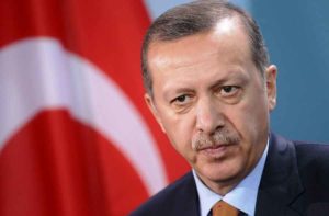 Turchia, Erdogan inizia a fare sul serio: "Estenderemo lo stato d'emergenza"