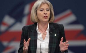 Brexit, Theresa May smentisce Cameron: pratiche d'uscita previste per fine anno