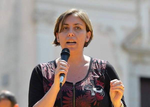 Sanità, Colonnese del M5S attacca la Lorenzin: "Governo prenda atto della sua incompetenza"