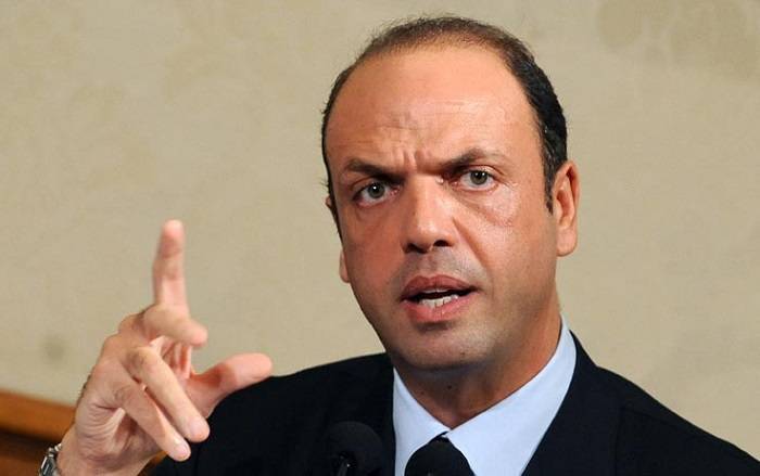 Cannabis, Alfano: "Mai legalizzazione cannabis". Il ddl sarà ridiscusso a settembre