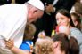 Papa Francesco e la Preghiera per la pace: "Dio tocchi i cuori dei terroristi"