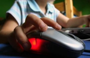 Pornografia infantile su Internet, indagine di Europol: 5 arresti in Italia, 75 in tutta Europa