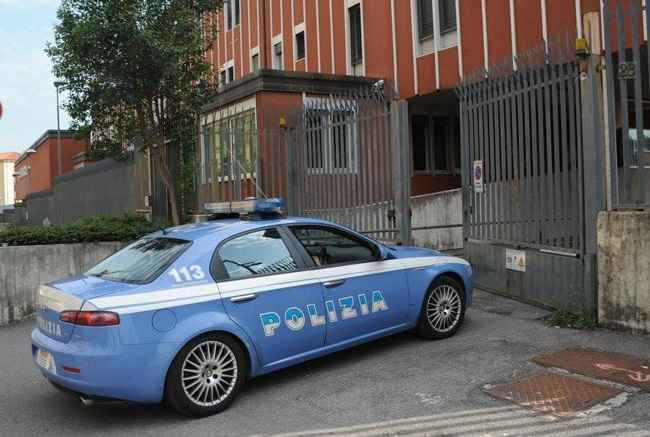 Terrorismo in Italia, espulso algerino intestatario di cellulare utilizzato da miliziano dell'Is