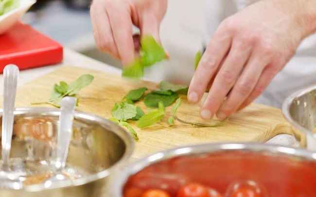 Lezioni di cucina? Passa una giornata con uno chef stellato