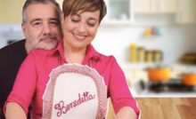 benedetta rossi e il marito mostrano la ricetta della piadina pigra