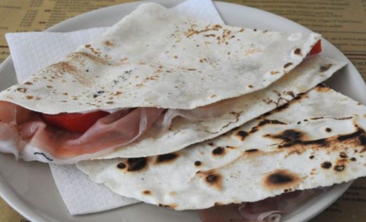 come preparare la piadina pigra di benedetta rossi e del marito marco